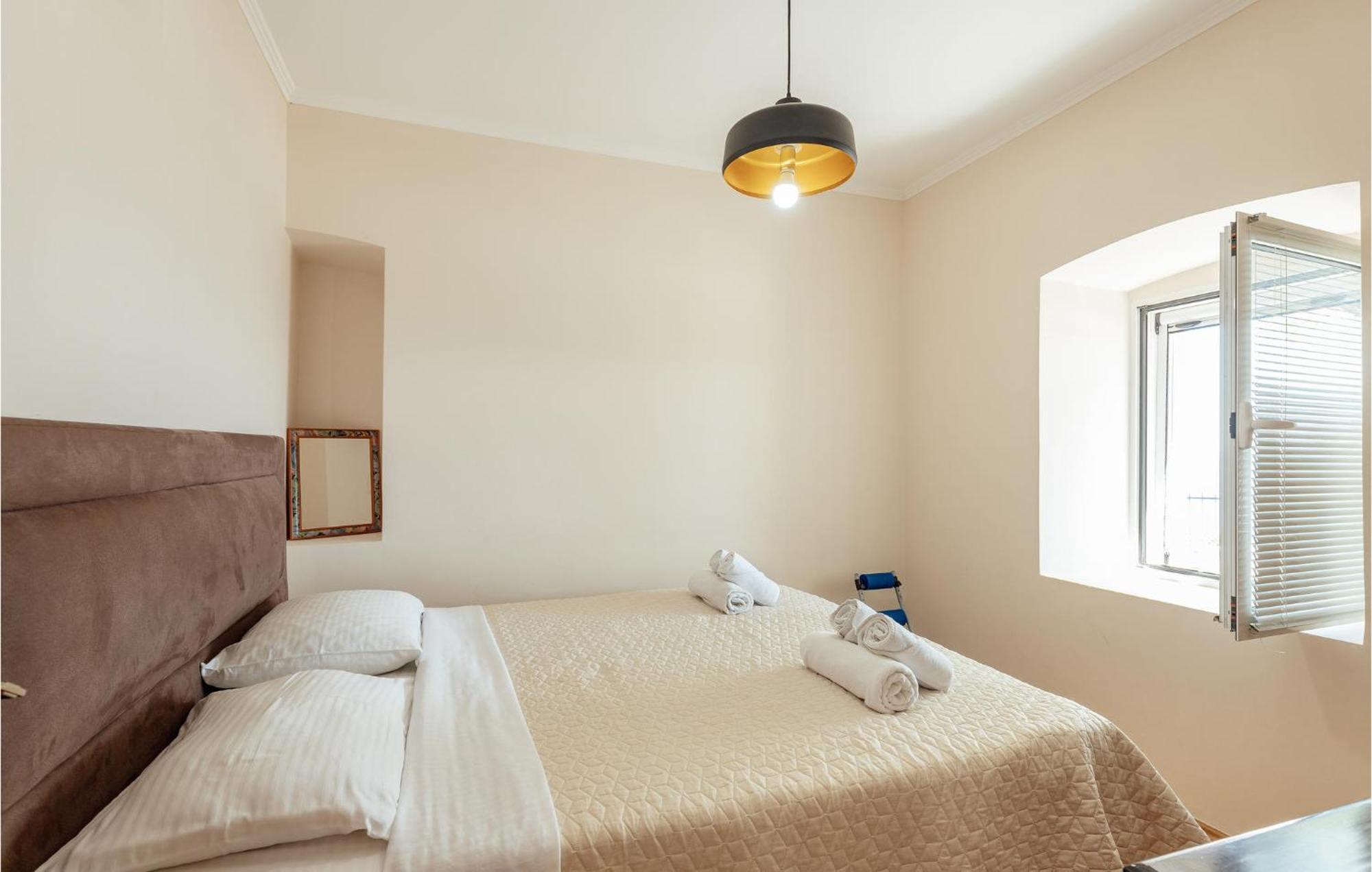Amazing Home In Herceg Novi With House Sea View Eksteriør billede