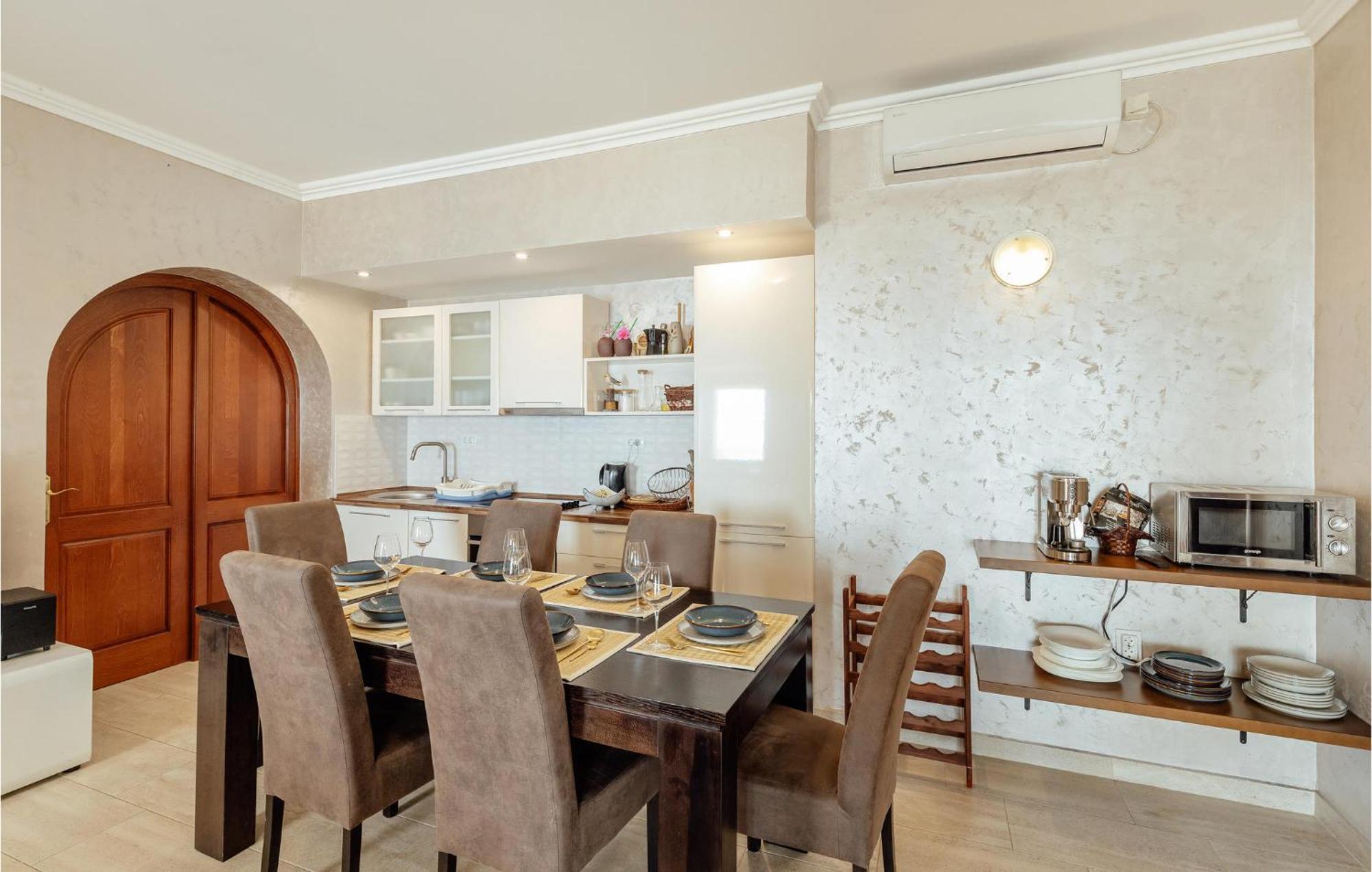 Amazing Home In Herceg Novi With House Sea View Eksteriør billede